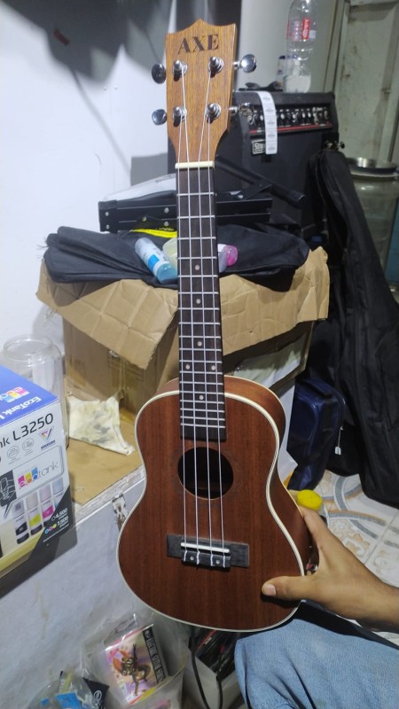 AXE Ukelele